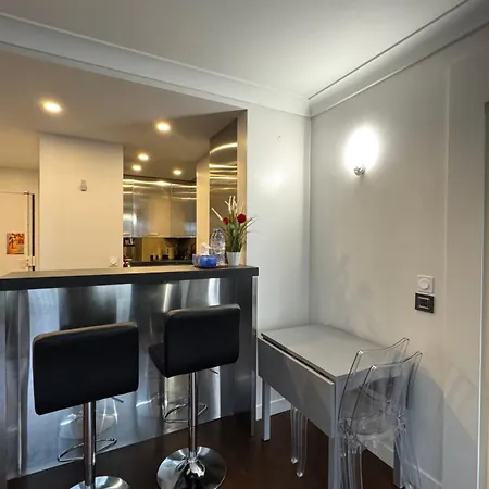 Cozy&quiet - Near Champs-elysée Appartamento